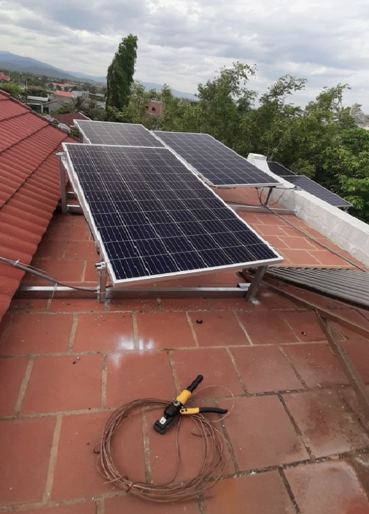 Lắp đặt điện năng lượng mặt trời mái nhà cho gia đình