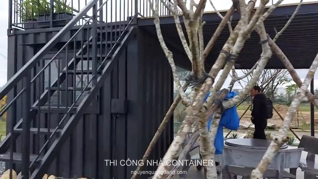 thi-cong-lap-dung-nha-container